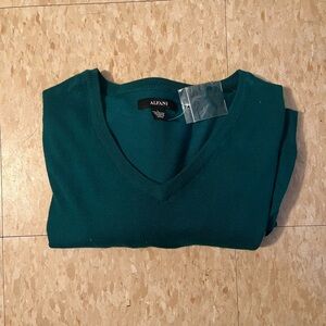 Men's Alfani V neck sweater size large